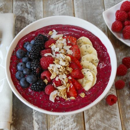 Image of Skinnygirl Raspberry Smoothie Bowl Recipe